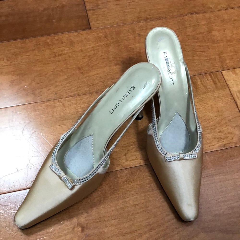 Karen Scott Gold Satin rhinestone 3.5 kitten heels